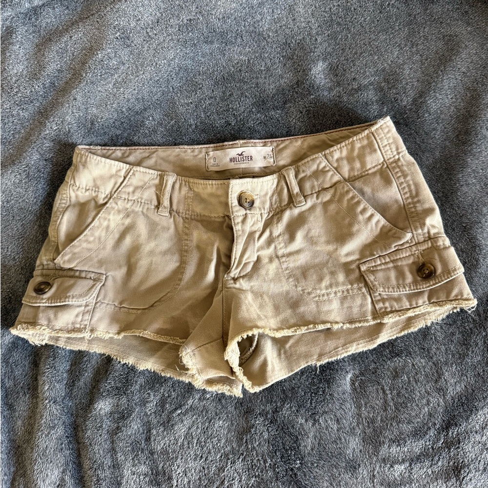 Hollister Women's Beige Cargo Shorts